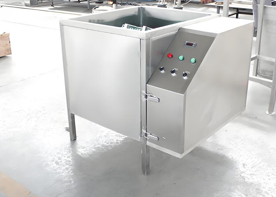 A stainless steel colostrum pasteurizer machine