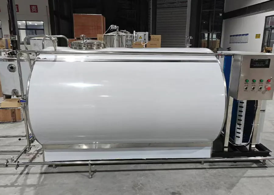 Horizontal milk cooling tank Horizontal milk cooling tanks stored at the factory for immediate shipment