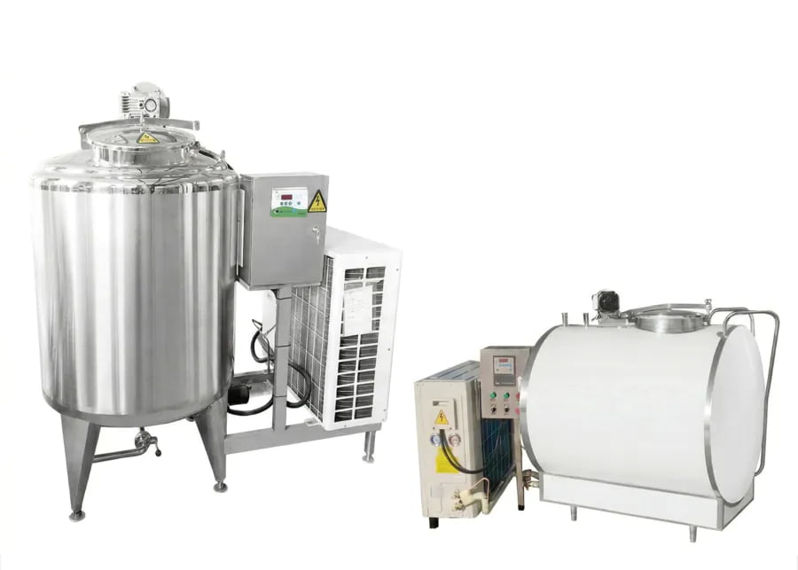 Vertical vs. Horizontal Milk Cooling Tanks A side-by-side comparison of a vertical and a horizontal milk cooling tank