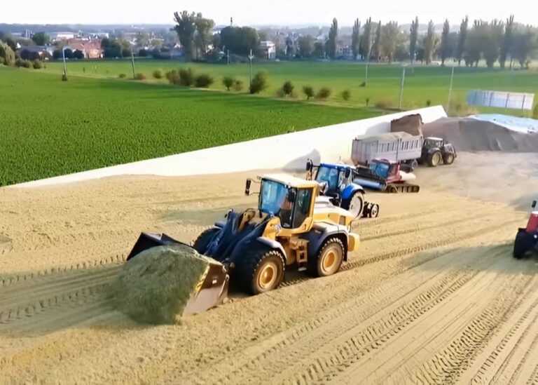 How Is a Good Silage Pit Packed?