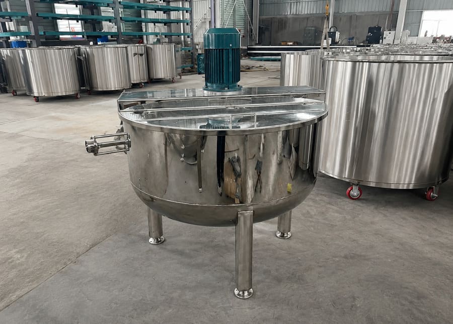 NexAgri insulated stainless steel cream aging and maturation tank with agitator for butter processing