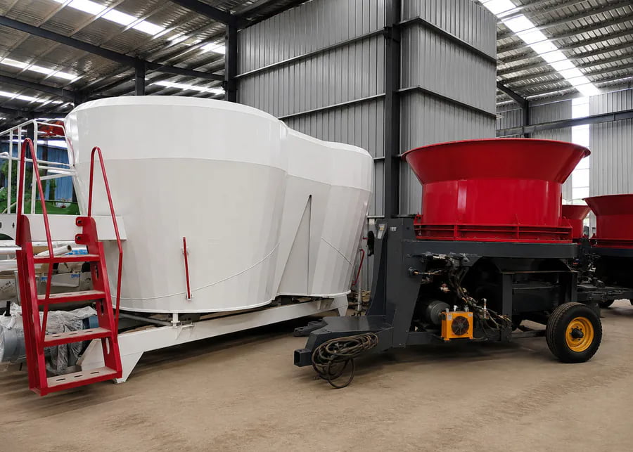 Vertical and horizontal cattle feed mixer types for TMR feeding